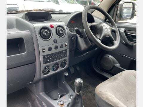 Citroen Berlingo 1.6 HDi 600TD LX 5dr (Euro 4) 32
