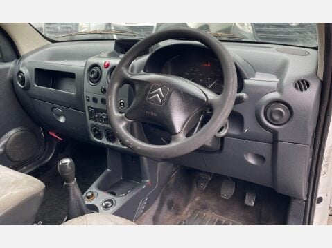 Citroen Berlingo 1.6 HDi 600TD LX 5dr (Euro 4) 22