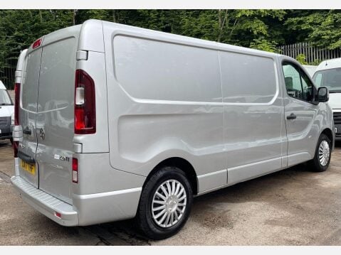 Vauxhall Vivaro 1.6 CDTi 2900 Sportive L2 H1 Euro 6 5dr 9