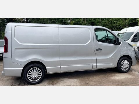Vauxhall Vivaro 1.6 CDTi 2900 Sportive L2 H1 Euro 6 5dr 8