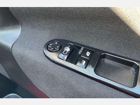 Peugeot 207 1.4 16v S 5dr 23