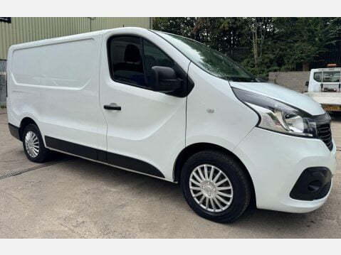 Renault Trafic 1.6 dCi 27 Business+ SWB Standard Roof Euro 6 5dr 5