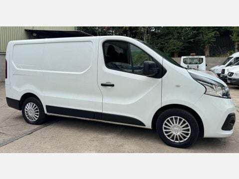 Renault Trafic 1.6 dCi 27 Business+ SWB Standard Roof Euro 6 5dr 6