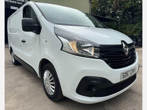 Renault Trafic 1.6 dCi 27 Business+ SWB Standard Roof Euro 6 5dr 4
