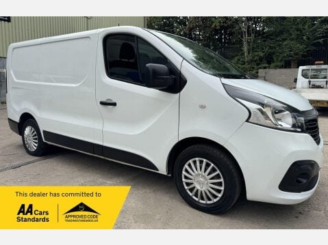 Renault Trafic 1.6 dCi 27 Business+ SWB Standard Roof Euro 6 5dr 1