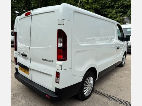 Renault Trafic 1.6 dCi 27 Business+ SWB Standard Roof Euro 6 5dr 12
