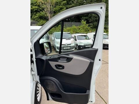 Renault Trafic 1.6 dCi 27 Business+ SWB Standard Roof Euro 6 5dr 27