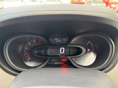 Renault Trafic 1.6 dCi 27 Business+ SWB Standard Roof Euro 6 5dr 29