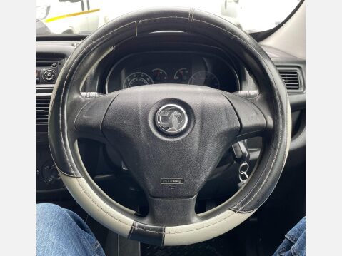 Vauxhall Combo 1.3 CDTi 2000 16v FWD L1 H1 3dr 26