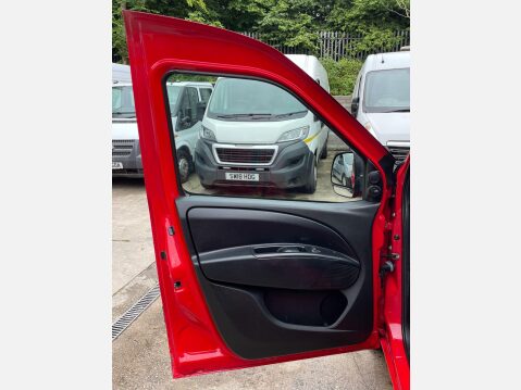 Vauxhall Combo 1.3 CDTi 2000 16v FWD L1 H1 3dr 32