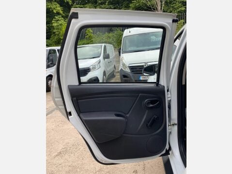Dacia Duster 1.6 SCe Ambiance Euro 6 (s/s) 5dr 32