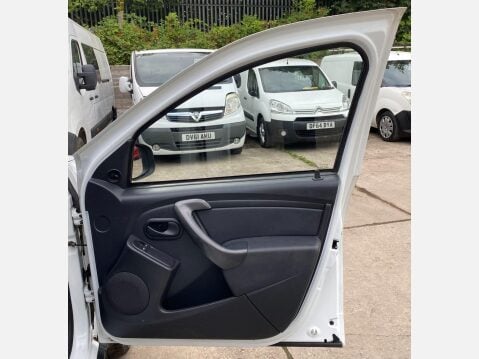 Dacia Duster 1.6 SCe Ambiance Euro 6 (s/s) 5dr 21