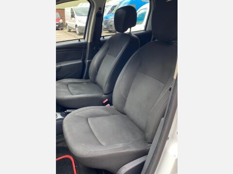 Dacia Duster 1.6 SCe Ambiance Euro 6 (s/s) 5dr 37