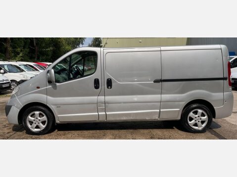 Vauxhall Vivaro 2.0 2900 CDTi Sportive FWD L3 4dr 15