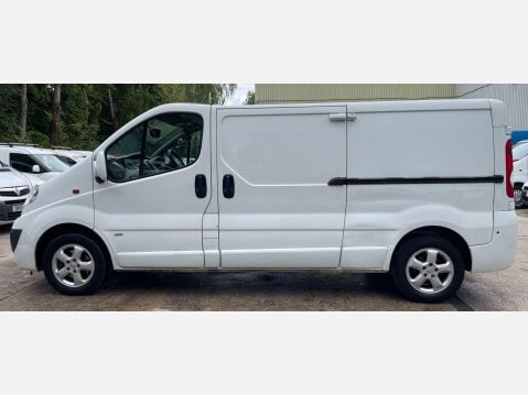 Vauxhall Vivaro 2.0 2900 CDTi Sportive FWD L3 4dr 15