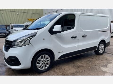 Renault Trafic 1.6 dCi 27 Sport Nav SWB Standard Roof Euro 6 5dr 15
