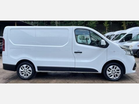 Renault Trafic 1.6 dCi 27 Sport Nav SWB Standard Roof Euro 6 5dr 6