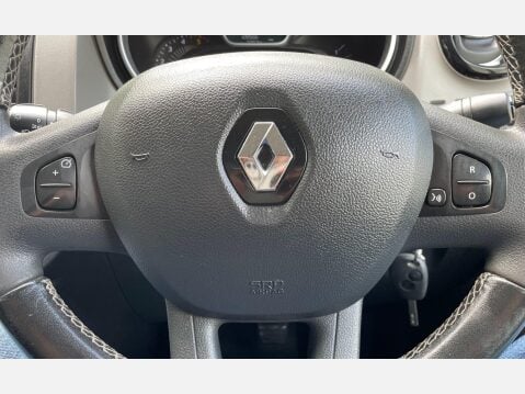 Renault Trafic 1.6 dCi 27 Sport Nav SWB Standard Roof Euro 6 5dr 26