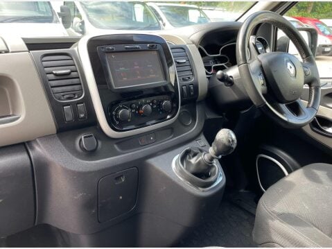 Renault Trafic 1.6 dCi 27 Sport Nav SWB Standard Roof Euro 6 5dr 34
