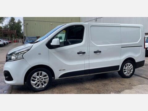 Renault Trafic 1.6 dCi 27 Sport Nav SWB Standard Roof Euro 6 5dr 13
