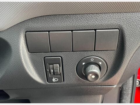 Citroen Berlingo 1.6 HDi 625 LX L1 5dr 27