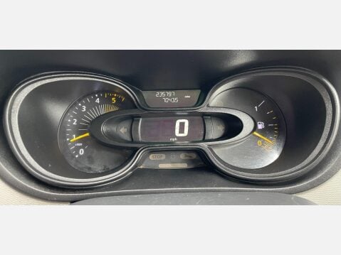 Renault Trafic 1.6 dCi 27 Business SWB Standard Roof Euro 5 5dr 25