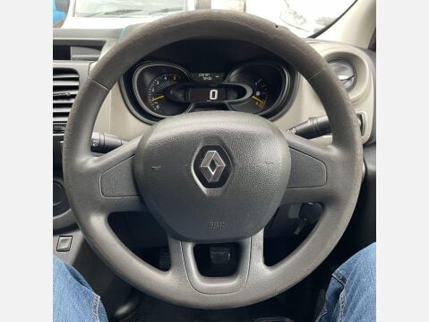 Renault Trafic 1.6 dCi 27 Business SWB Standard Roof Euro 5 5dr 24
