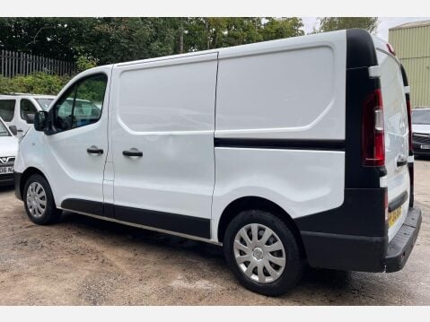 Renault Trafic 1.6 dCi 27 Business SWB Standard Roof Euro 5 5dr 13
