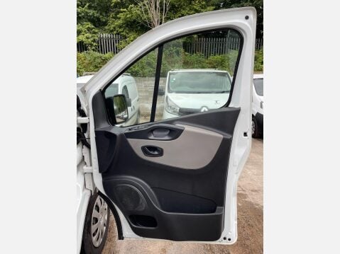 Renault Trafic 1.6 dCi 27 Business SWB Standard Roof Euro 5 5dr 20