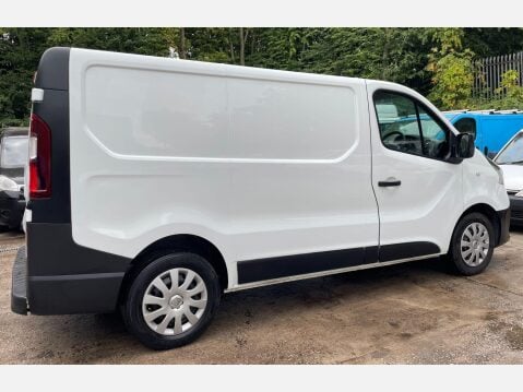 Renault Trafic 1.6 dCi 27 Business SWB Standard Roof Euro 5 5dr 8