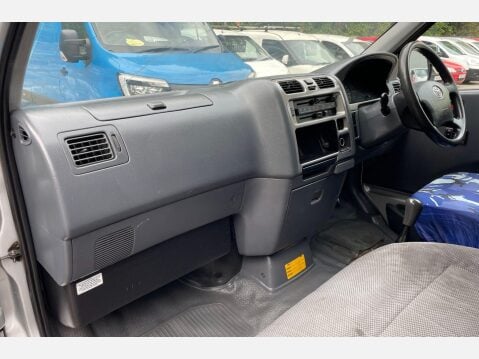 Toyota Hiace 2.5 280 D-4D RWD L1 H1 4dr 32