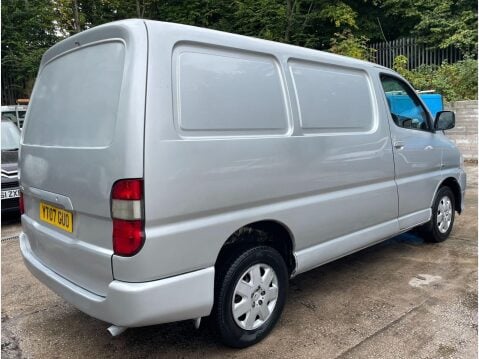 Toyota Hiace 2.5 280 D-4D RWD L1 H1 4dr 9