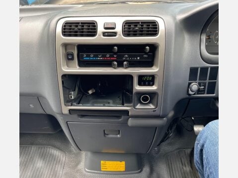 Toyota Hiace 2.5 280 D-4D RWD L1 H1 4dr 29