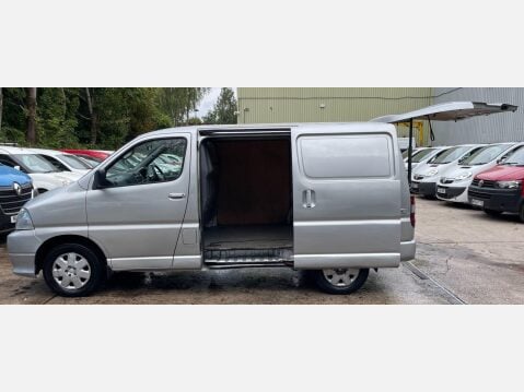 Toyota Hiace 2.5 280 D-4D RWD L1 H1 4dr 16