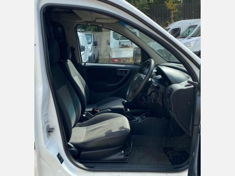 Vauxhall Combo 1.3 CDTi 2000 16v 3dr 22