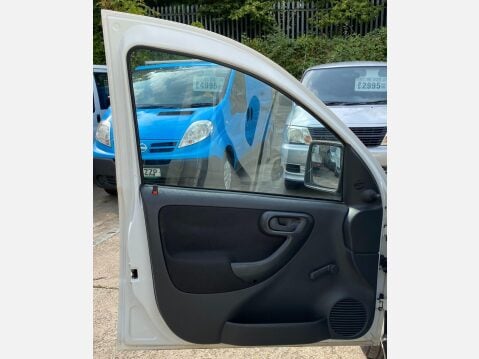 Vauxhall Combo 1.3 CDTi 2000 16v 3dr 28