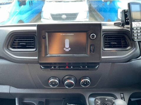 Renault Master 2.3 dCi ENERGY 35 Business Quickshift FWD LWB High Roof Euro 6 (s/s) 4dr 32