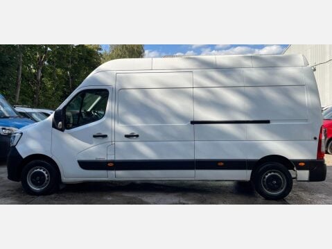 Renault Master 2.3 dCi ENERGY 35 Business Quickshift FWD LWB High Roof Euro 6 (s/s) 4dr 15