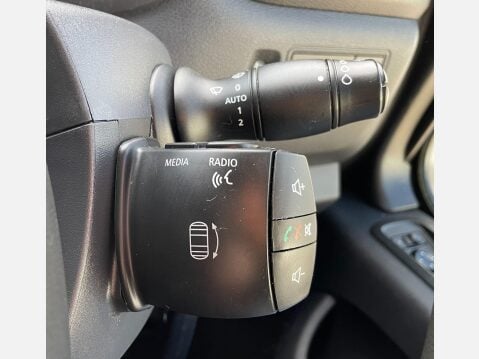 Renault Master 2.3 dCi ENERGY 35 Business Quickshift FWD LWB High Roof Euro 6 (s/s) 4dr 30