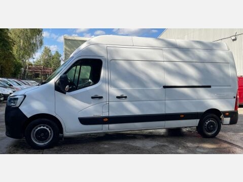 Renault Master 2.3 dCi ENERGY 35 Business Quickshift FWD LWB High Roof Euro 6 (s/s) 4dr 17