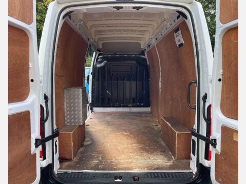Renault Master 2.3 dCi ENERGY 35 Business Quickshift FWD LWB High Roof Euro 6 (s/s) 4dr 12