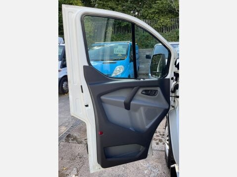 Ford Transit Custom 2.2 TDCi 290 L1 H1 5dr 33
