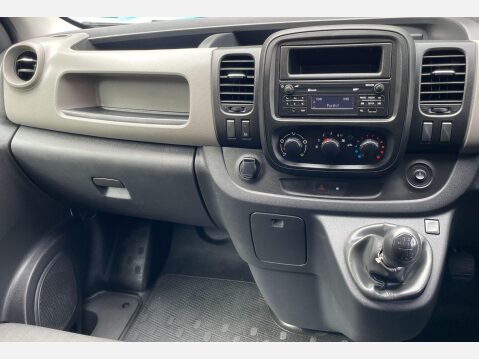 Renault Trafic 1.6 dCi 27 Business SWB Standard Roof Euro 6 5dr 29