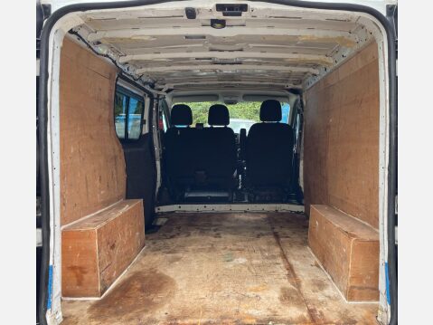 Renault Trafic 1.6 dCi 27 Business SWB Standard Roof Euro 6 5dr 11