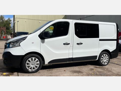 Renault Trafic 1.6 dCi 27 Business SWB Standard Roof Euro 6 5dr 17