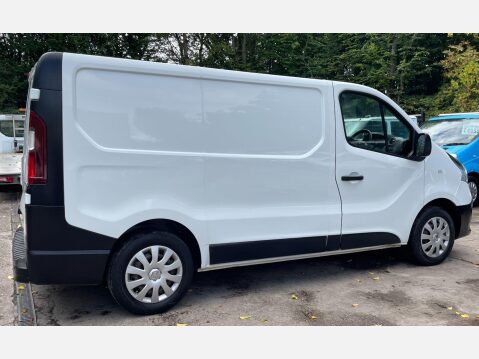 Renault Trafic 1.6 dCi 27 Business SWB Standard Roof Euro 6 5dr 7