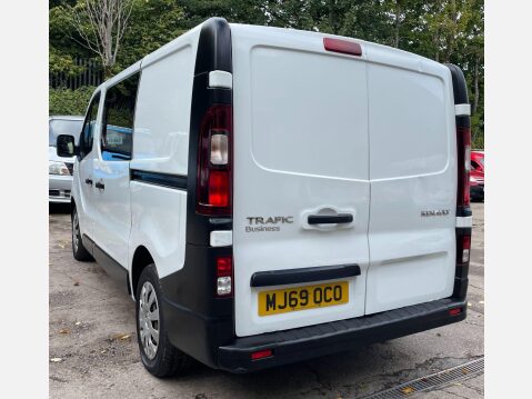 Renault Trafic 1.6 dCi 27 Business SWB Standard Roof Euro 6 5dr 12