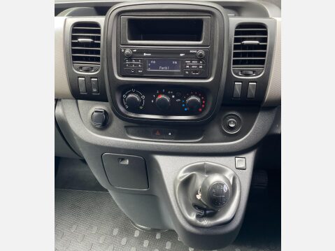 Renault Trafic 1.6 dCi 27 Business SWB Standard Roof Euro 6 5dr 30