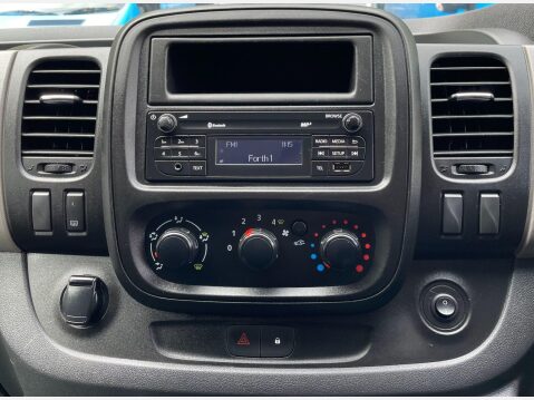 Renault Trafic 1.6 dCi 27 Business SWB Standard Roof Euro 6 5dr 31