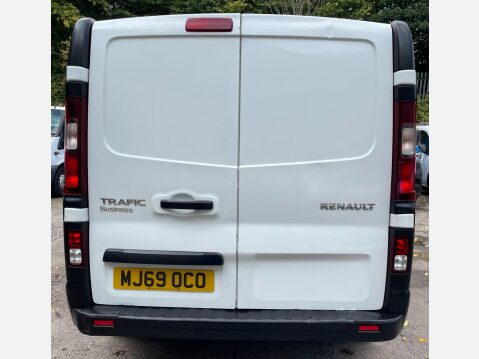 Renault Trafic 1.6 dCi 27 Business SWB Standard Roof Euro 6 5dr 9